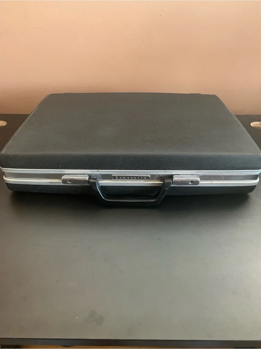 Vintage Black Hard Shell Briefcase no keys